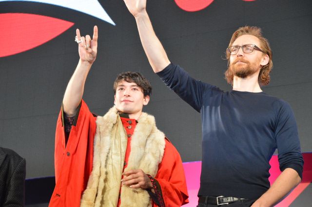 お茶目なエズラ・ミラー、東京コミコンで暴走！（11枚目）