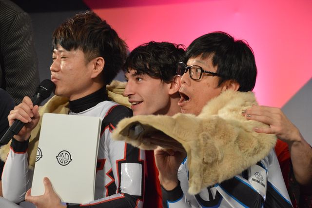 お茶目なエズラ・ミラー、東京コミコンで暴走！（17枚目）