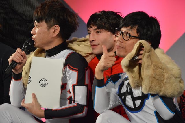 お茶目なエズラ・ミラー、東京コミコンで暴走！（18枚目）