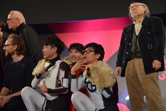 お茶目なエズラ・ミラー、東京コミコンで暴走！（19枚目）