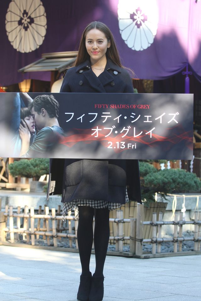 道端ジェシカ、胸元がざっくりと開いたセクシーな服装で登場！フォトギャラリー（6枚目）