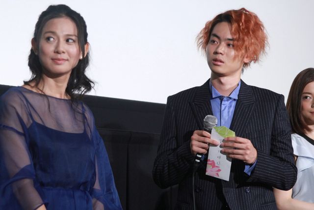 映画『共喰い』初日舞台あいさつフォトギャラリー（4枚目）