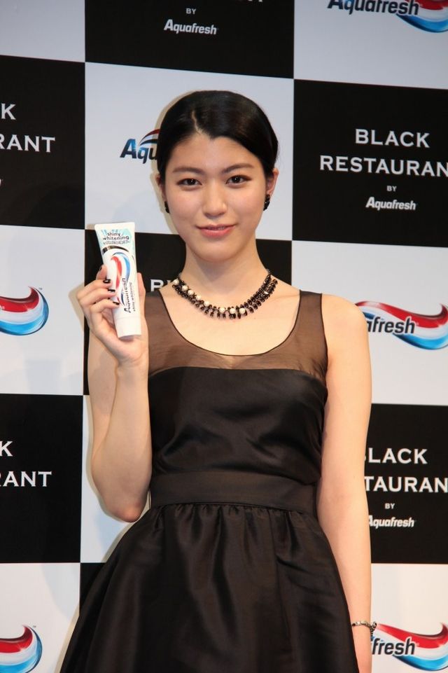 シースルードレスで魅了！成海璃子フォトギャラリー（9枚目）