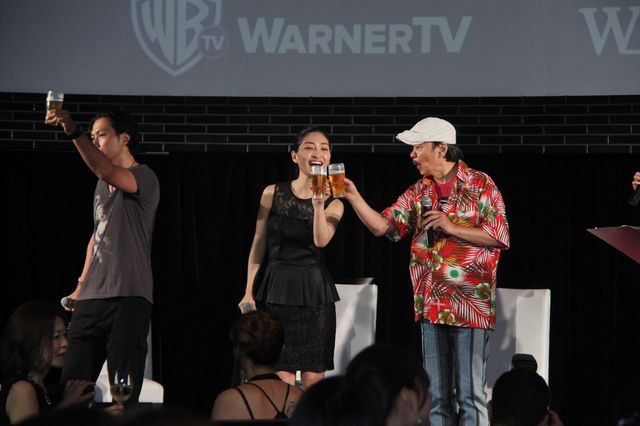 人気声優・坂本真綾、ビール片手にごあいさつ！フォトギャラリー（2枚目）