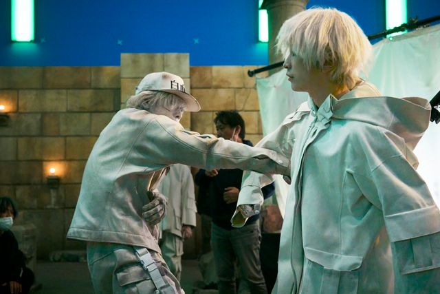 佐藤健＆Fukase『はたらく細胞』バトルの裏側＜メイキング写真4枚＞（4枚目）