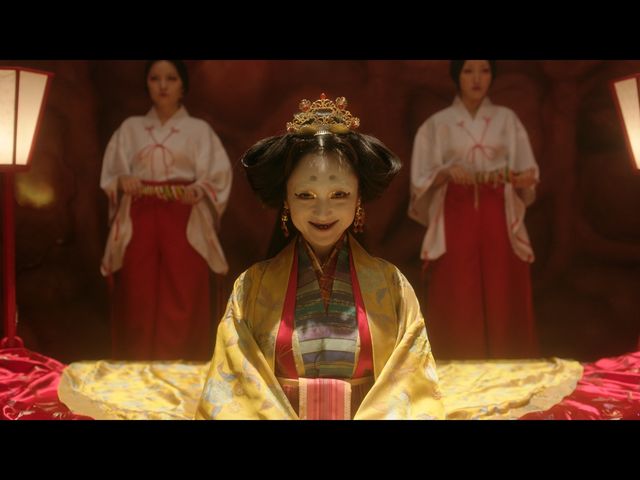 “女帝”安達祐実、不気味すぎる！夏帆主演×園子温総監督『東京ヴァンパイアホテル』：フォトギャラリー