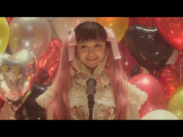 “女帝”安達祐実、不気味すぎる！夏帆主演×園子温総監督『東京ヴァンパイアホテル』（7枚目）