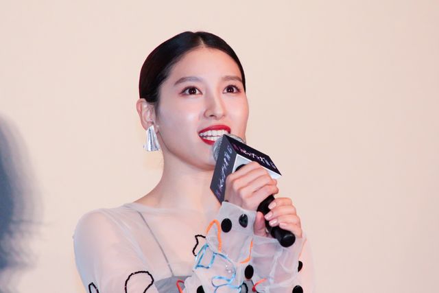 土屋太鳳＆佐久間大介、黒コーデで登場！『マッチング』大ヒット御礼舞台挨拶（4枚目）