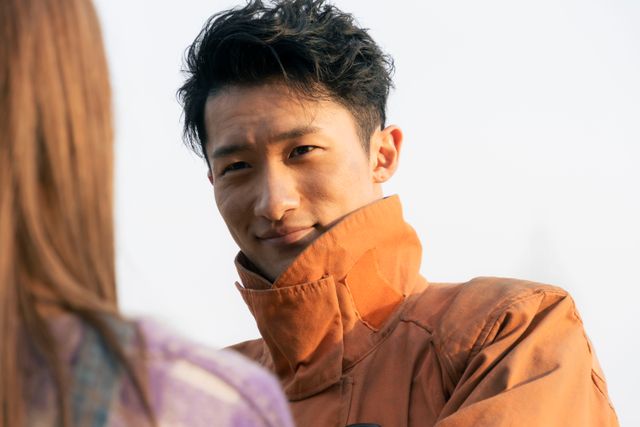 生見愛瑠が制服姿で笑顔！岩本照主演『モエカレはオレンジ色』場面カット（4枚目）