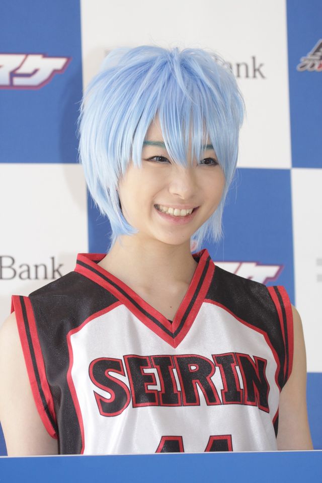 足立梨花「黒子のバスケ」男装コスプレで一日店長（8枚目）