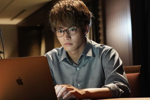 樋口役・赤楚衛二の眼鏡姿かっこよすぎ！「彼女はキレイだった」最終回場面カット：フォトギャラリー