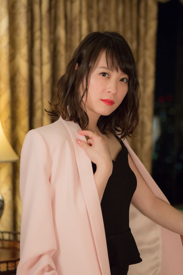 北乃きい、セクシー秘書ルックで悩殺！（2枚目）