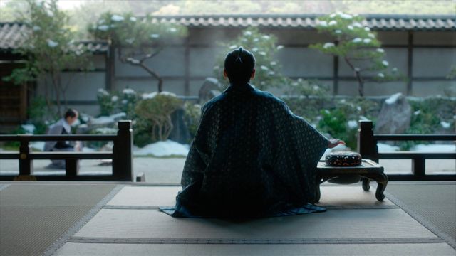 一橋治済（生田斗真）が燃やしたのは…「べらぼう」第16回場面写真：フォトギャラリー