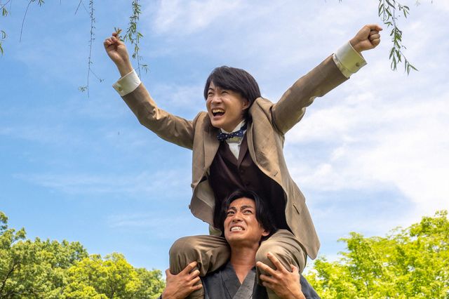 万太郎はびしょ濡れ…「らんまん」第83回の場面写真（2枚目）