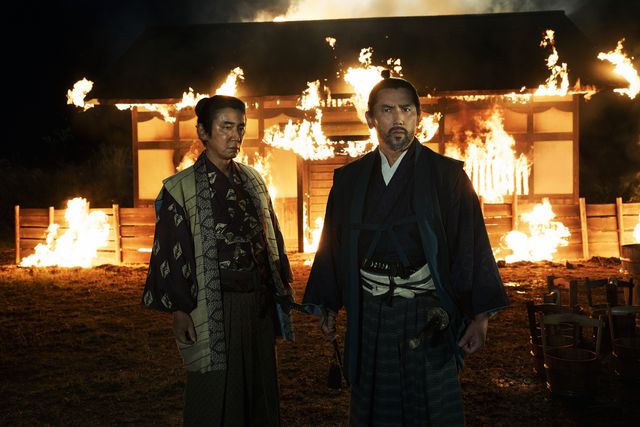 荒木村重（本木雅弘）と黒田官兵衛（菅田将暉）が睨み合う…『黒牢城』場面写真＜9枚＞（9枚目）