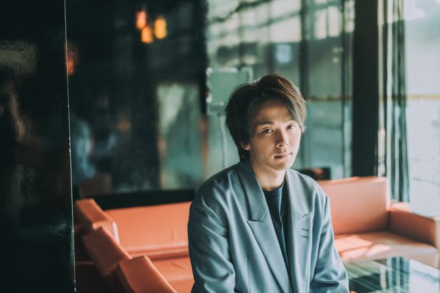 陽だまりの中で…中村倫也インタビューカット＜11枚＞（2枚目）