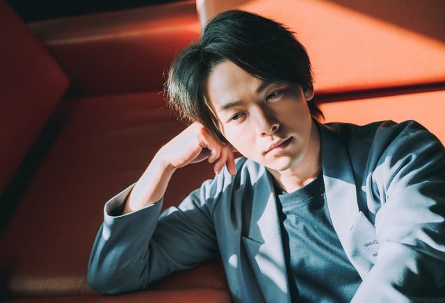 陽だまりの中で…中村倫也インタビューカット＜11枚＞（4枚目）