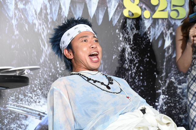 サンシャイン池崎、渾身のジャスティス！ジェイソン・ステイサム主演『MEG ザ・モンスターズ2』公開直前イベント（10枚目）