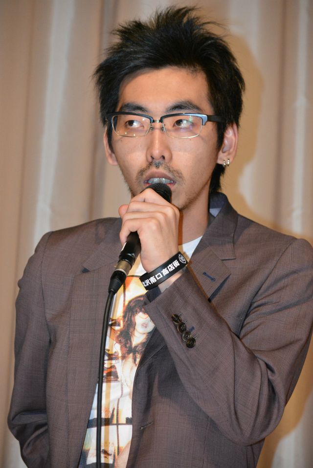 三津谷葉子、エッチするならテクニシャンがいい！映画『愛の渦』初日舞台あいさつフォトギャラリー（4枚目）