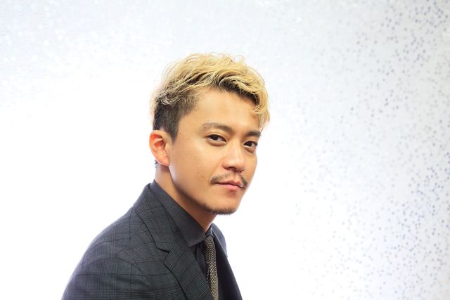 小栗旬＆本田翼『天気の子』インタビューカット（2枚目）