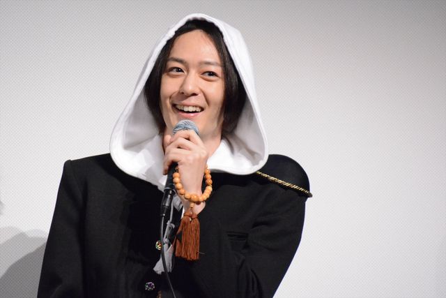 なにわ男子・西畑大吾、豊臣秀吉役の衣装を嬉しそうに見せる！ドラマ「新・信長公記」制作発表会見（14枚目）