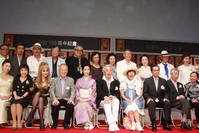 日活創立100周年記念式典手型モニュメント除幕式写真ギャラリー（14枚目）