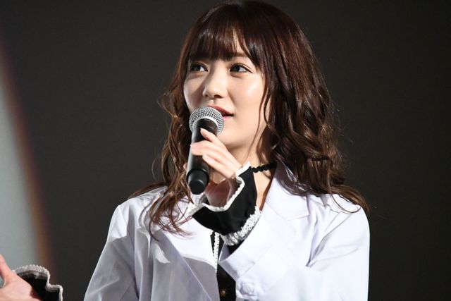 浅川梨奈、西銘駿らが白衣で登場！『劇場版　リケ恋～理系が恋に落ちたので証明してみた。～』完成披露上映会（13枚目）