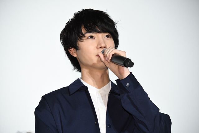 浅川梨奈、西銘駿らが白衣で登場！『劇場版　リケ恋～理系が恋に落ちたので証明してみた。～』完成披露上映会（16枚目）