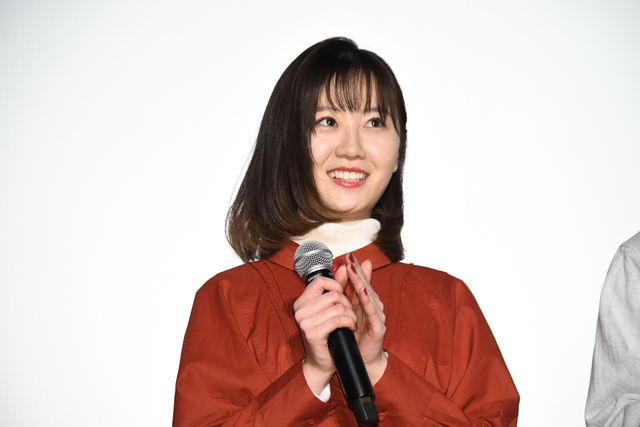 浅川梨奈、西銘駿らが白衣で登場！『劇場版　リケ恋～理系が恋に落ちたので証明してみた。～』完成披露上映会（25枚目）