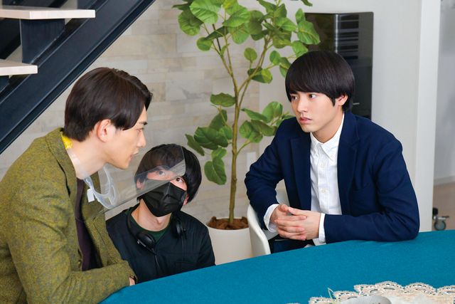 赤楚衛二＆町田啓太＆風間監督の“チェリまほポーズ”！映画『チェリまほ』メイキング＆オフショット（3枚目）