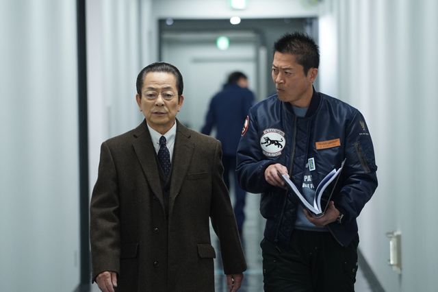 遺骨を盗む犯人グループの正体とは…？「相棒season21」第21話「13～隠された真実」（9枚目）