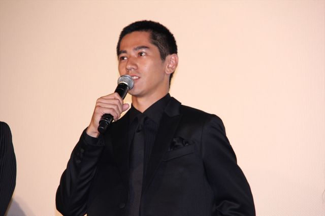 篠原涼子、永山絢斗、AKIRAらがサイン！『アンフェア the end』ジャパンプレミアフォトギャラリー（16枚目）