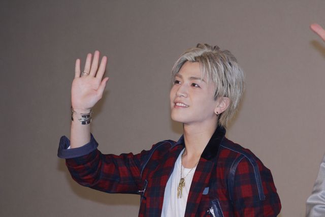 三代目JSB山下健二郎のビートボックスに合わせてELLYがダンス！初日舞台あいさつ写真ギャラリー（3枚目）