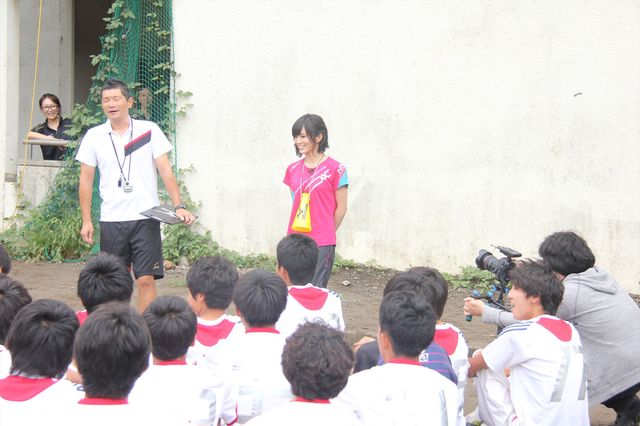 NMB48山本彩が高校サッカーのマネージャーに！フォトギャラリー：フォトギャラリー