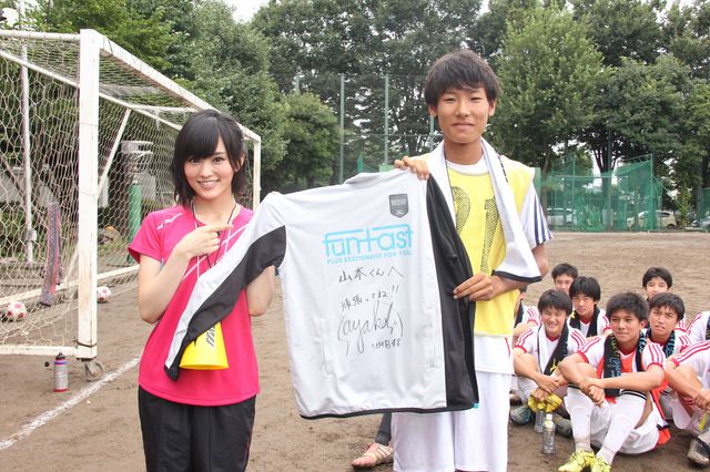 NMB48山本彩が高校サッカーのマネージャーに！フォトギャラリー（11枚目）
