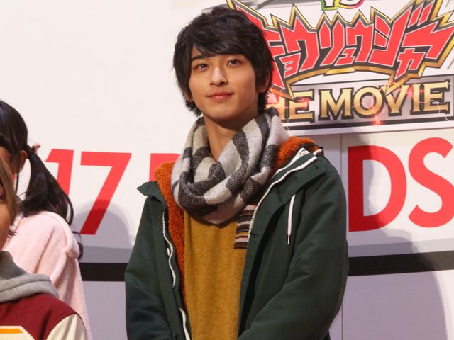 竜星涼、「キョウリュウジャー」メンバーと登場！フォトギャラリー（3枚目）