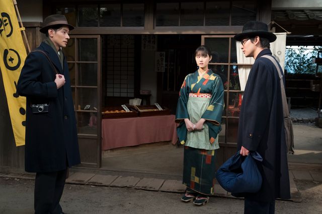 嵩（北村匠海）に寄り添うヤムおんちゃん（阿部サダヲ）…「あんぱん」第9週「絶望の隣は希望」第43回（2枚目）