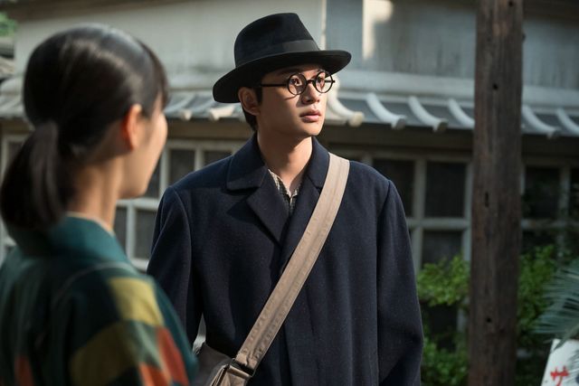 嵩（北村匠海）に寄り添うヤムおんちゃん（阿部サダヲ）…「あんぱん」第9週「絶望の隣は希望」第43回（3枚目）