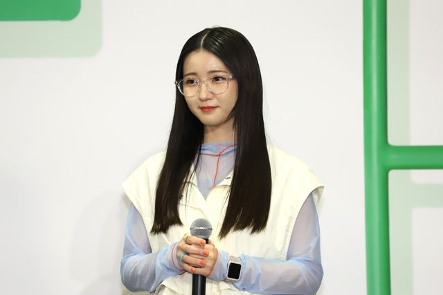 ザクを手にギブバース！ドラマ「量産型リコ -もう1人のプラモ女子の人生組み立て記-」記者会見（3枚目）