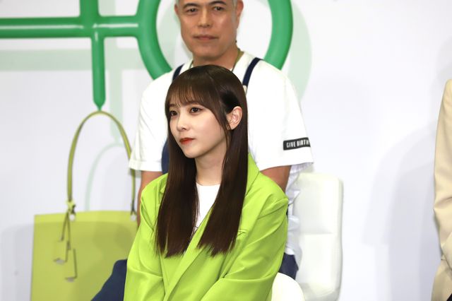 ザクを手にギブバース！ドラマ「量産型リコ -もう1人のプラモ女子の人生組み立て記-」記者会見（10枚目）