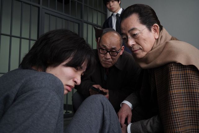 謹慎中の右京が変装！「相棒season22」最終回スペシャル後編（2枚目）