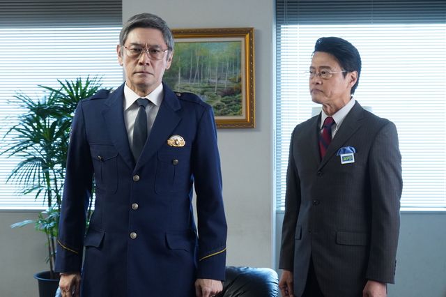 謹慎中の右京が変装！「相棒season22」最終回スペシャル後編（4枚目）
