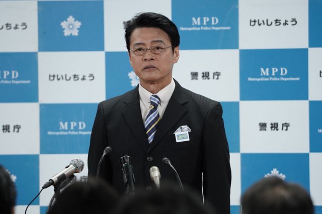 謹慎中の右京が変装！「相棒season22」最終回スペシャル後編（5枚目）