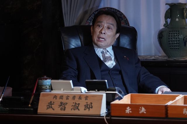 謹慎中の右京が変装！「相棒season22」最終回スペシャル後編（6枚目）