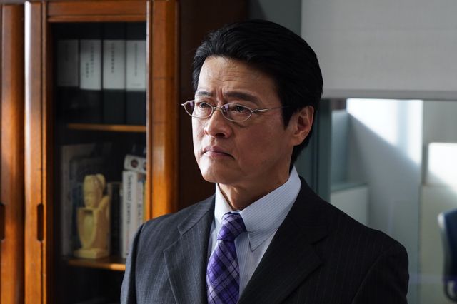 謹慎中の右京が変装！「相棒season22」最終回スペシャル後編（14枚目）