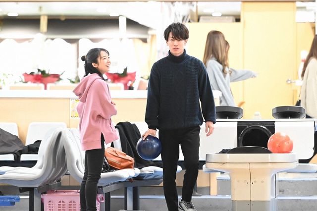 七瀬＆天堂のボウリングシーンも！「恋はつづくよどこまでも」第8話カット（15枚目）