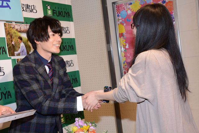 「刀剣乱舞」崎山つばさ、銭湯で撮影中におばちゃん乱入!?（12枚目）