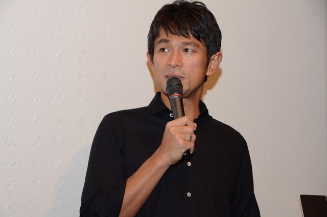 江口洋介、辰吉丈一郎に花束を贈呈！フォトギャラリー（13枚目）