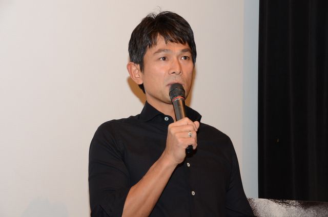 江口洋介、辰吉丈一郎に花束を贈呈！フォトギャラリー（14枚目）