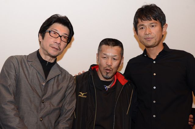 江口洋介、辰吉丈一郎に花束を贈呈！フォトギャラリー（15枚目）